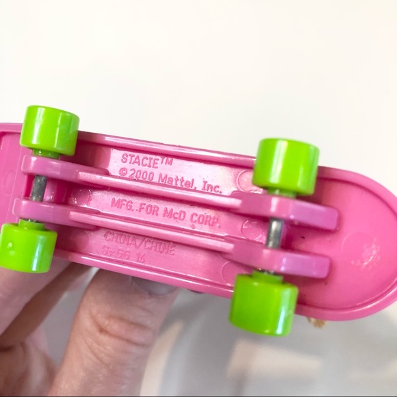 2000 Mattel skateboarding Stacie figure from McDonald’s - Picture 6 of 7